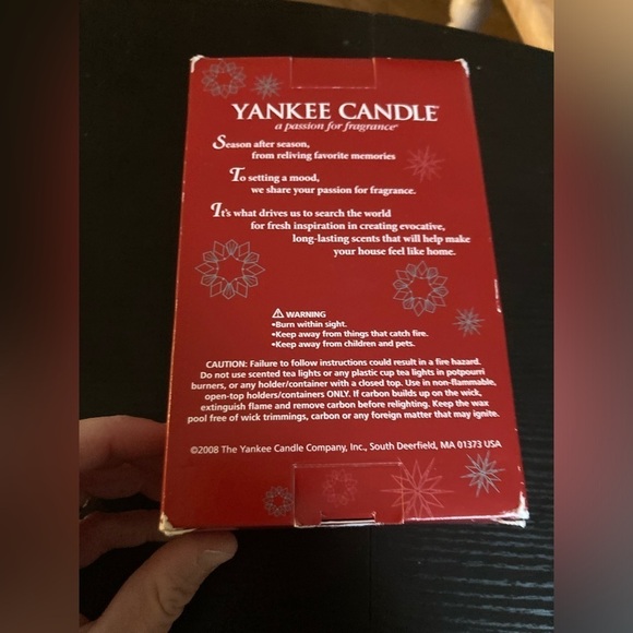 Yankee Candle crackle glass tea light holder in Balsam & Cedar. Brand new in box - Picture 2 of 4